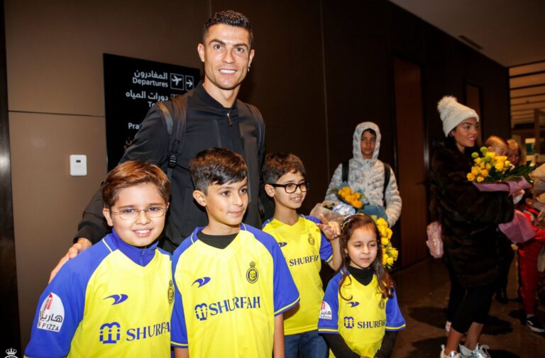 Cristiano Ronaldo Signing For Al Nassr Image To U