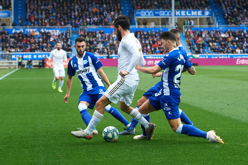 Deportivo Alaves v Real Madrid CF - La Liga