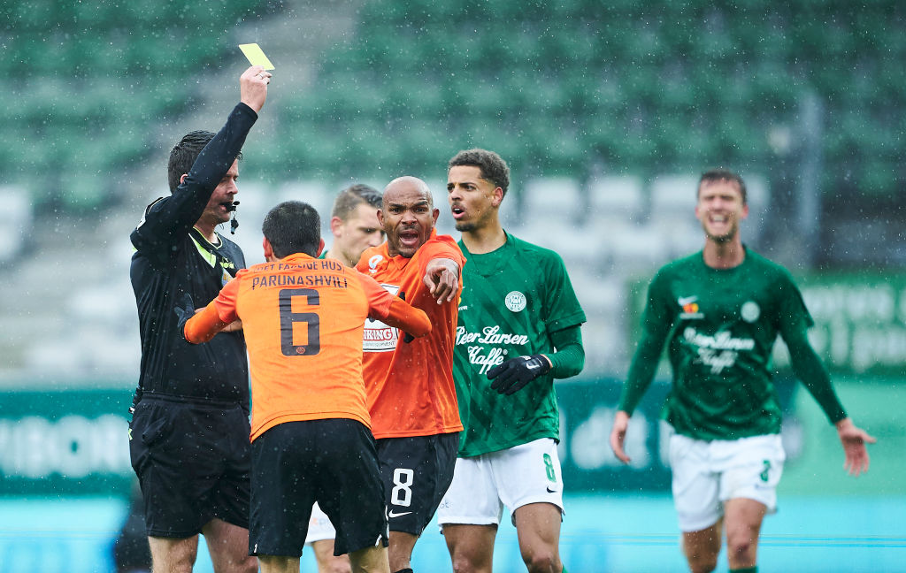 Nye tider på Vestkysten? Ny Esbjergejer kræver at 16årig SKAL spille