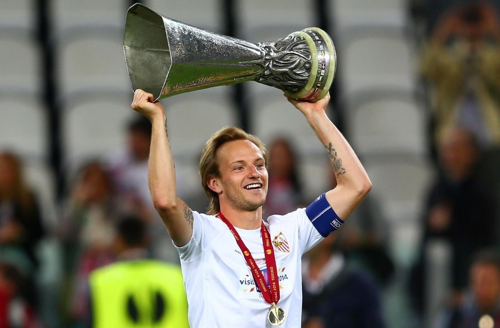 Official Ivan Rakitic Rejoins Sevilla From Barcelona