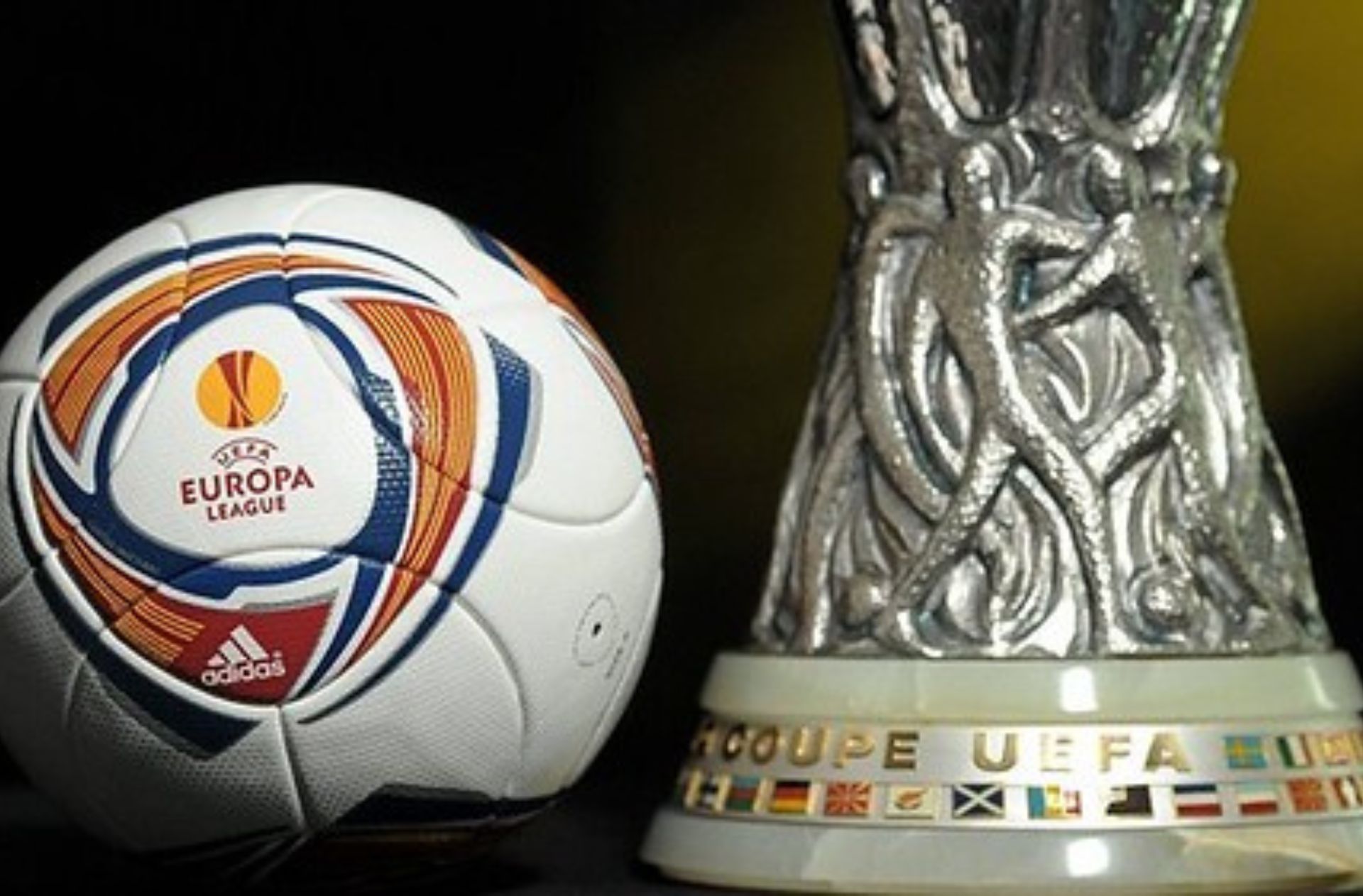 Europa League Trophy & Ball